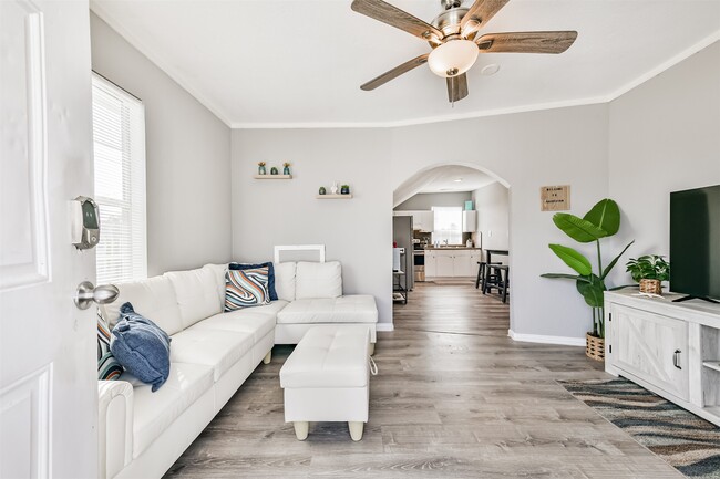 Photo - 2727 Avenue K