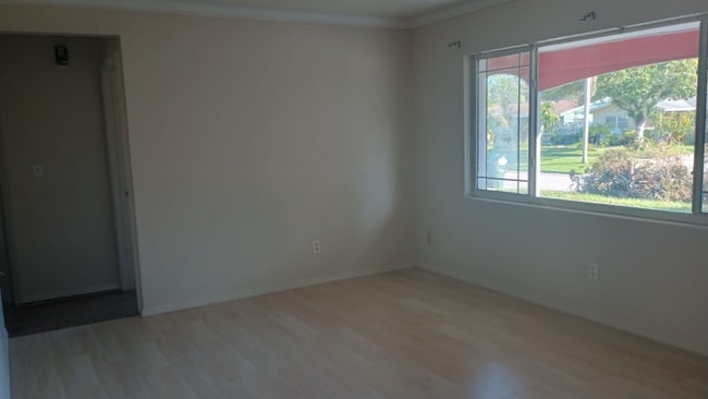 Photo - 1120 8th Ave NE