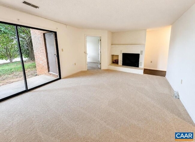 Building Photo - 122 Turtle Creek Rd Unit 2