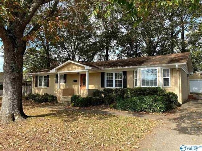 Building Photo - 206 Westchester Ave SW