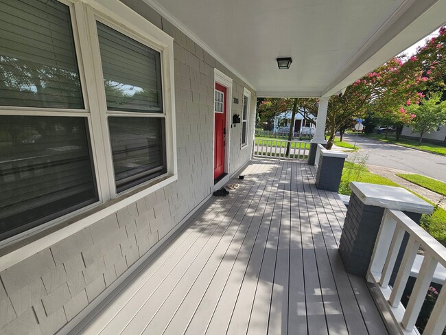 Photo - 3000 Peronne Ave