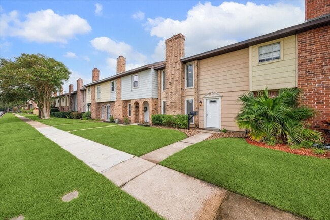 Photo - 1428 Silverpines Rd Unit 428