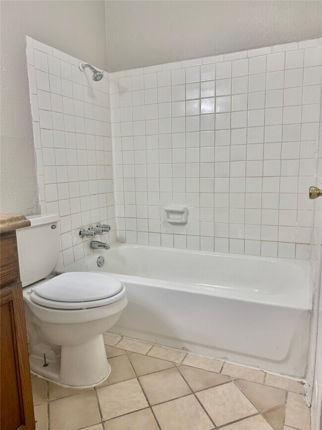 Photo - 9413 Hollock St