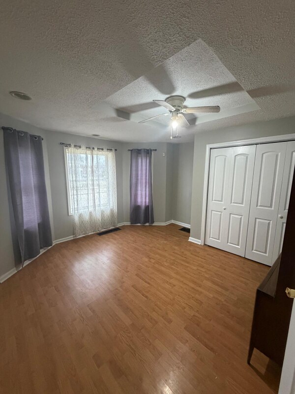 Photo - 3037 Meredith Ave