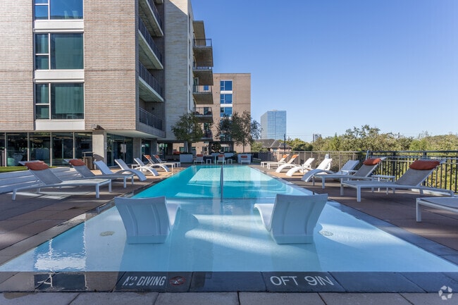 Zero Edge Pool