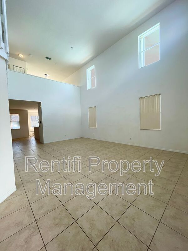Photo - 17038 Tremont St