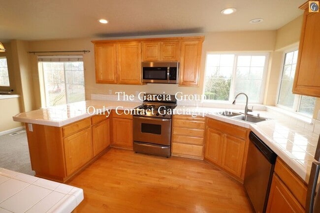 Photo - 3212 Wild Rose Loop