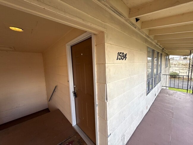 Photo - 1594 Tripp St SE