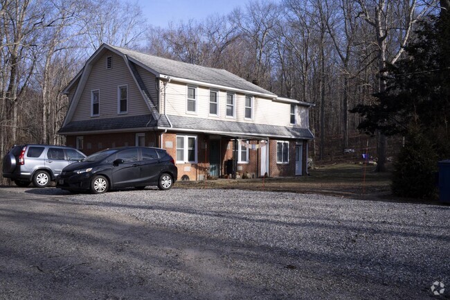 Building Photo - 429 Tolland Turnpike Unit 4 Rental