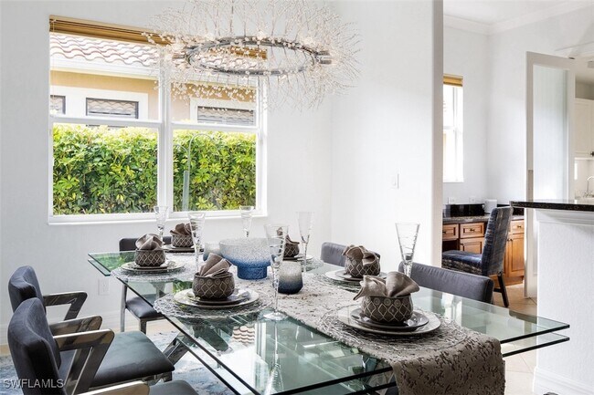 Photo - 982 Tivoli Ct