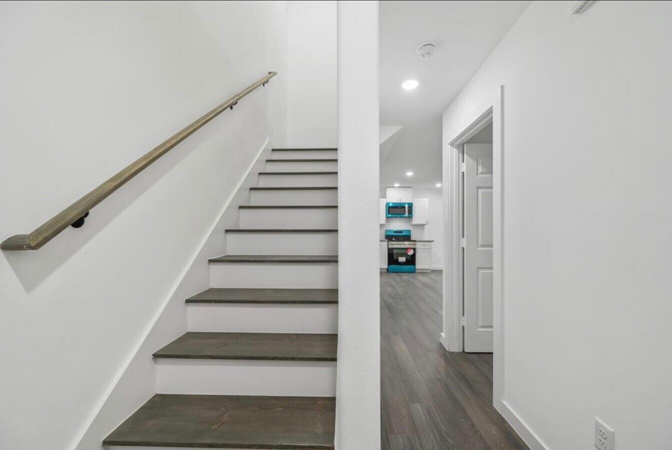 Photo - 7804 Crestview Dr Unit A
