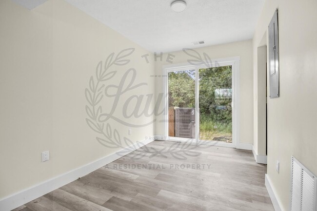 Photo - 453 S Laurel Rd