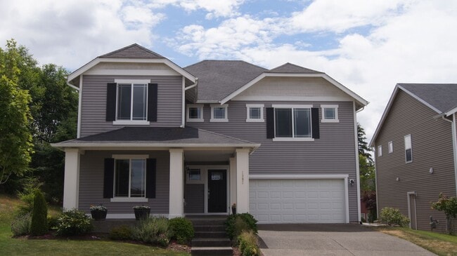 Lovely, upgraded DuPont home - Lovely, upgraded DuPont home