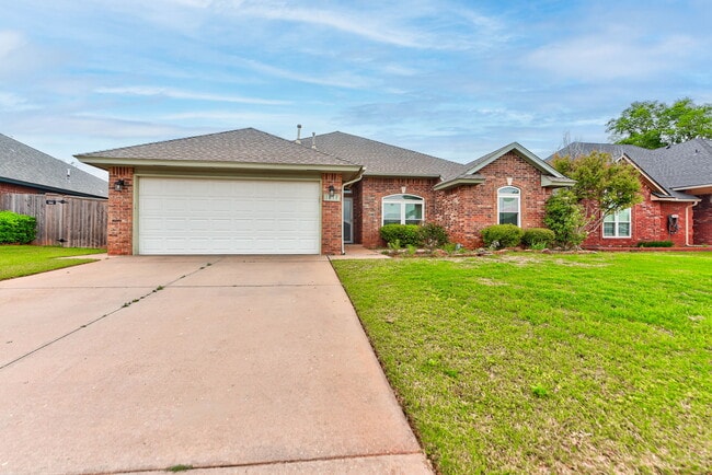 Building Photo - 1817 SE 1st St