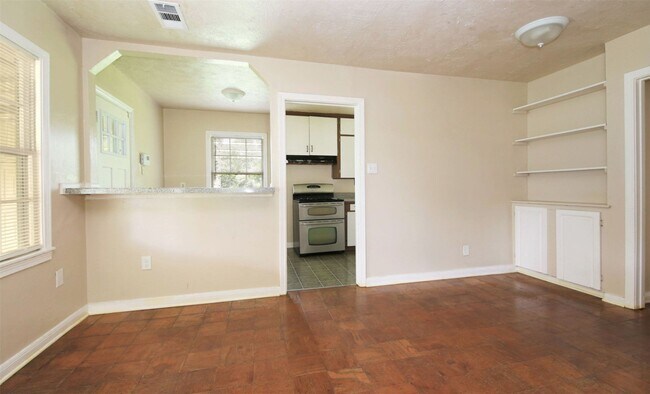 Photo - 5137 Chennault Rd