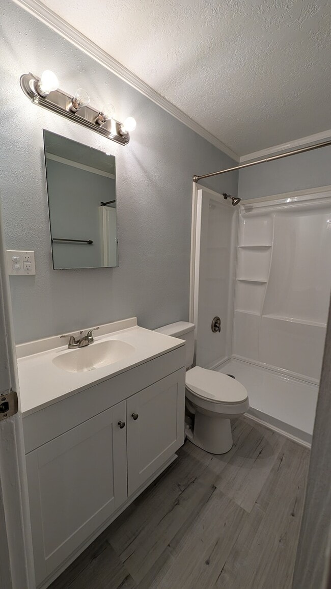 Photo - 208 Spencer Pl Unidad A