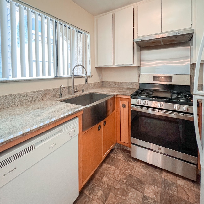 Photo - 657 W California Ave