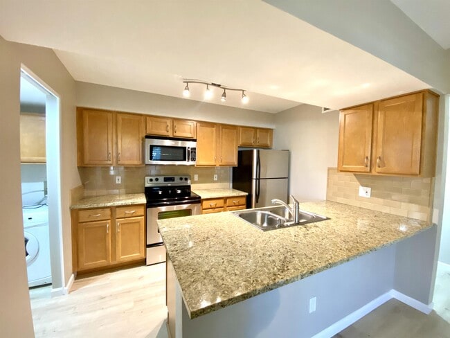 Building Photo - 200 E Southern Ave