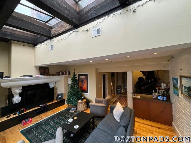 Photo - 113 Beacon St Unit 6F