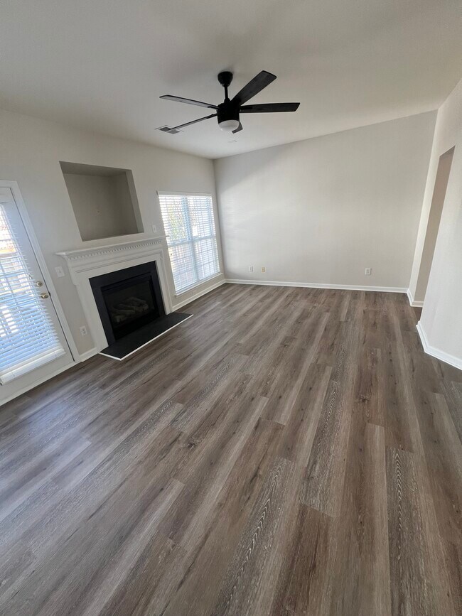2136 Midnight Blue Ln