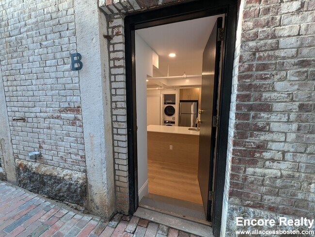 Photo - 2 Joy St Unidad D