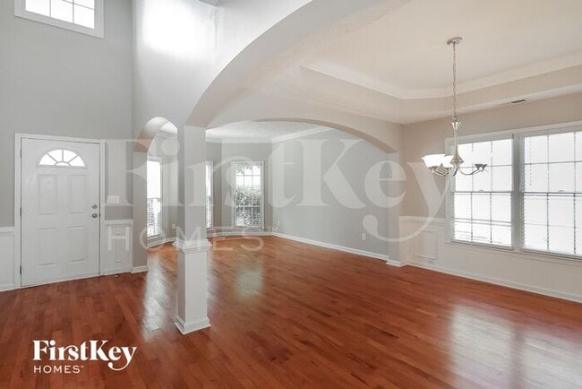 Photo - 3480 Northfield Way