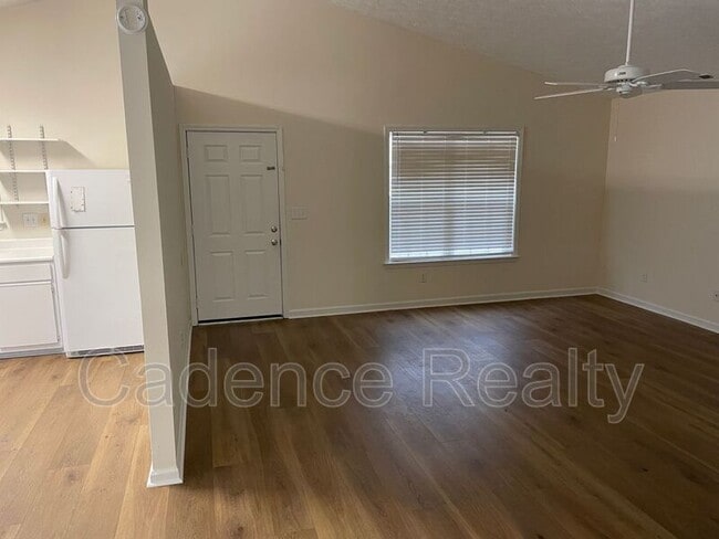 Photo - 404 Beasley Rd