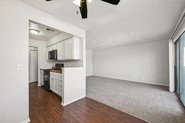 Photo - 11730 Arbor St Unit 4