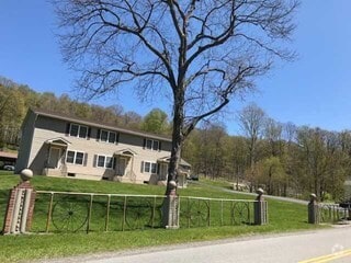 Tri-plex - 34 Miller Hill Rd Unit b Rental