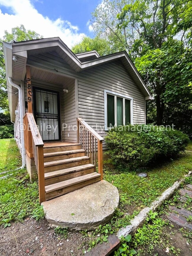 Building Photo - 2809 Eddy St Rental