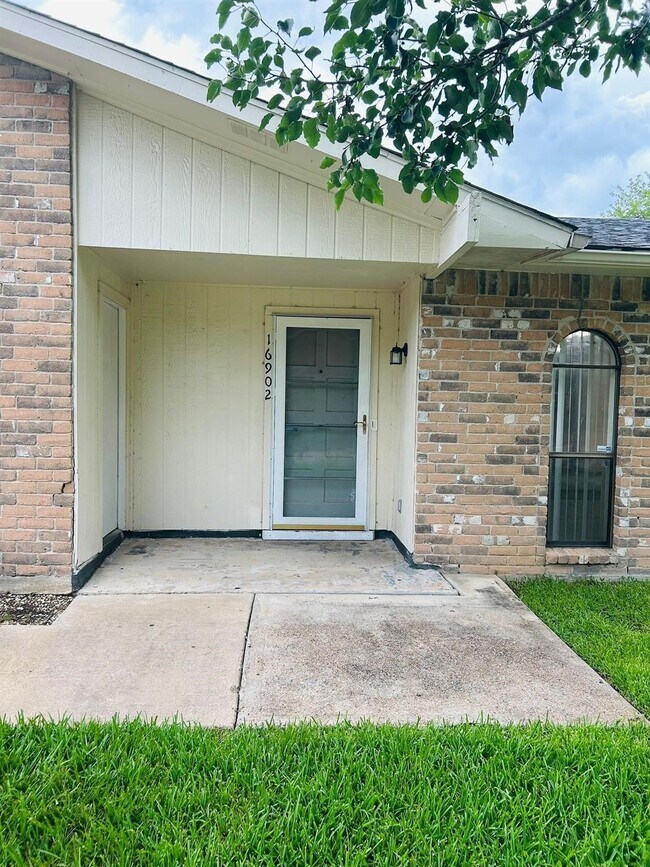 Photo - 16902 Castle Fraser Dr