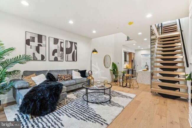 Photo - 1106 N Bodine St