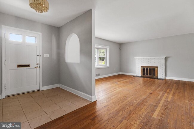 Photo - 5601 Dawes Ave