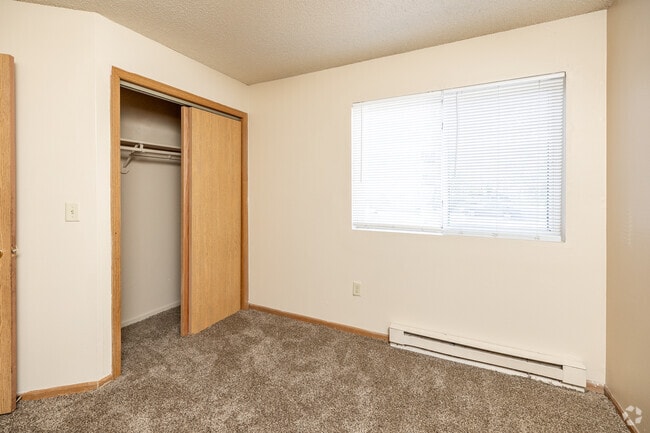 3BR, 1BA - 1107 pies cuadrados - 1201 E Bell Avenue