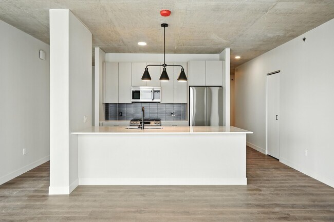 Photo - 1117 W Carroll Ave