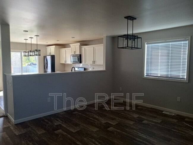 Photo - 4477 Soya Ave