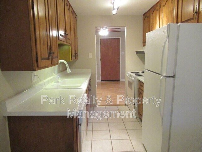 Photo - 1672 S Benton St