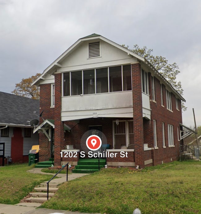 Photo - 1202 S Schiller St House