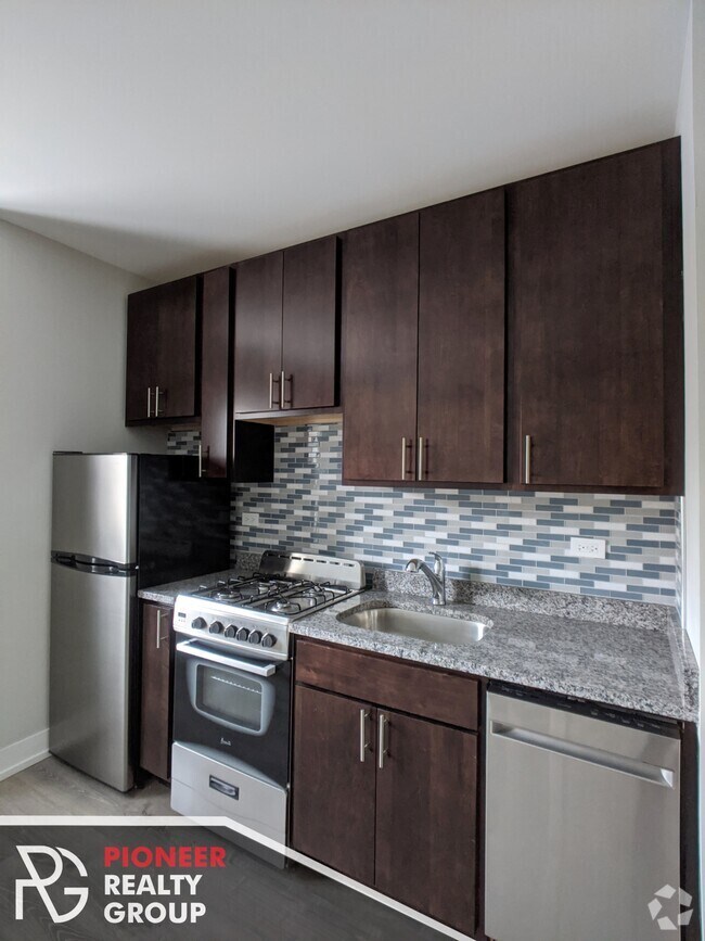 Building Photo - 423 W Belden Ave Unit 1 Rental