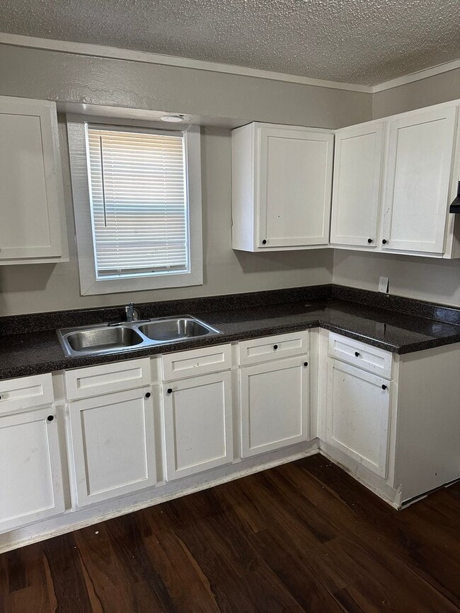 1154 Springdale St