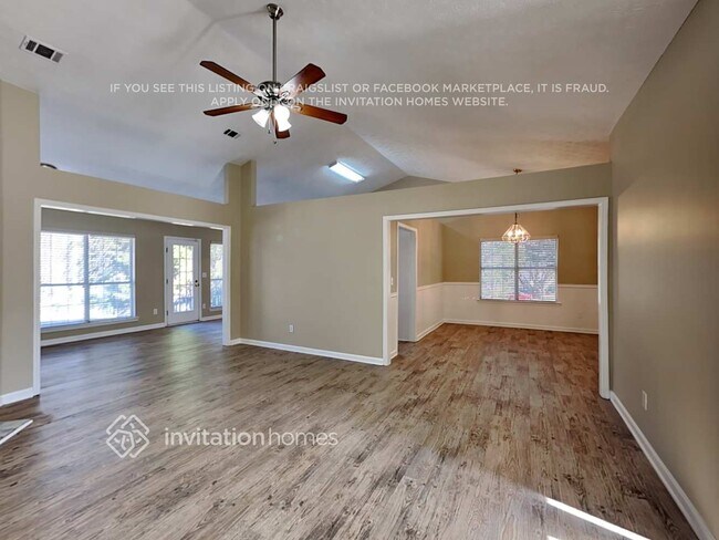 Photo - 1679 Crestfield Ln NW