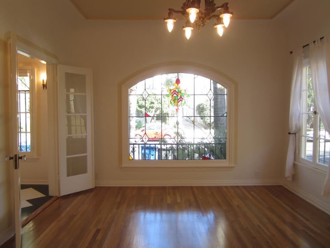 Photo - 325 Cochran Ave Unit 102