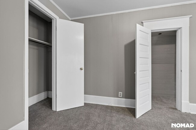 Photo - 235 E Monmouth St