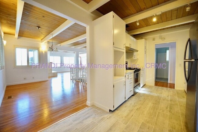 Photo - 225 California Ave