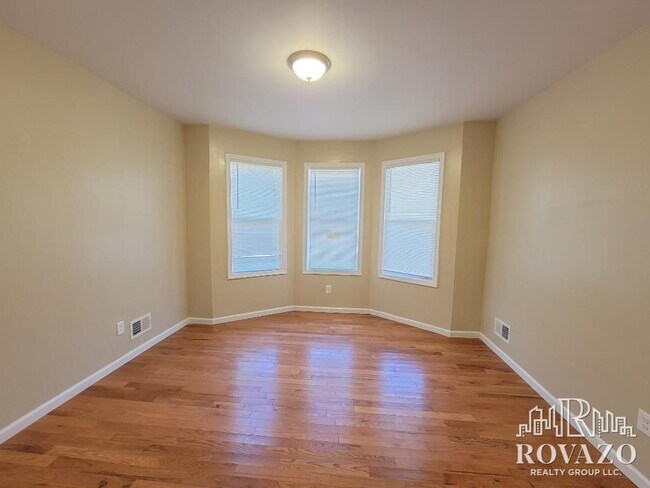 Photo - 384 21st St Unit 1