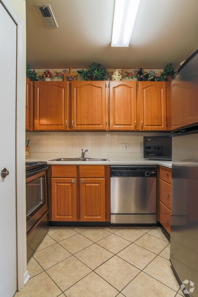 2 BR, 2 BA - Kitchen