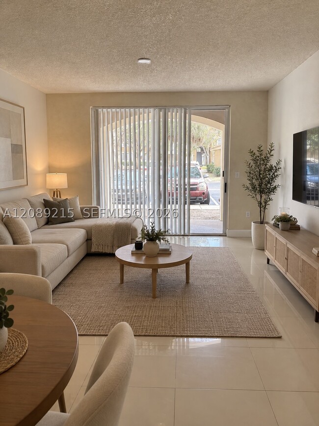 8030 N Nob Hill Rd Unit 105