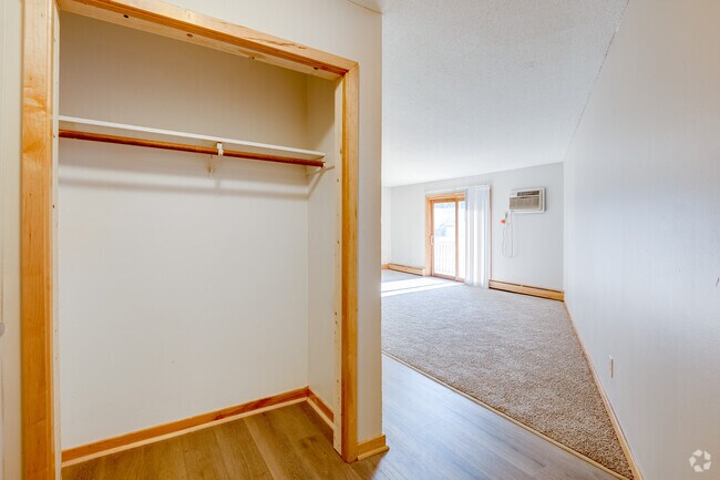 Aspen Village - 2BR, 1BA – 900SF - Entry