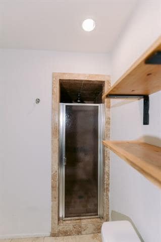 Building Photo - 6646 E Lovers Ln Unit 301 Rental