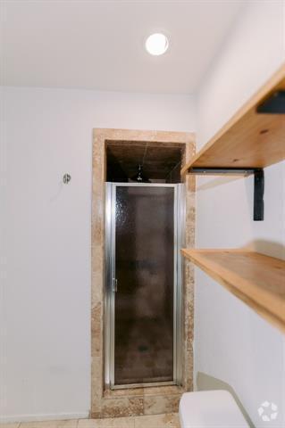 Building Photo - 6646 E Lovers Ln Unit 301 Rental